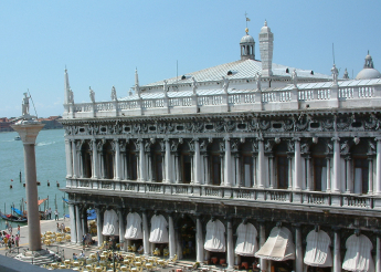 La Libreria Sansoviniana vista da Palazzo Ducale