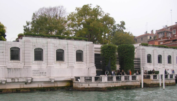 Peggy Guggenheim dal Canal Grande