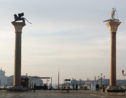 Colonne di Marco e Todaro e vista su Bacino San Marco